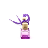 Diffuseur de parfum carré en verre avec bouchon à vis et bâtonnets diffuseurs, capacité 8 ml, sérigraphié pour parfum de voiture