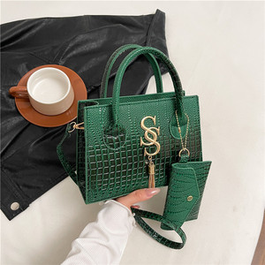 <span class=keywords><strong>Bolsos</strong></span> de Hombro Casuales con Flecos para Mujer, Venta al Por Mayor de Fábrica 2025, <span class=keywords><strong>Bolsos</strong></span> Cruzados con Carteras Pequeñas - Product Image 6