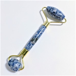 Meilleure Vente Gravure Laser Logo Pas de <span class=keywords><strong>Bruit</strong></span> Naturel Double Tête Tache Bleue Pierre Véritable Naturel Rouleau Pour SPA - Product Image 2