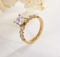 Bague européenne et américaine en acier inoxydable pour femmes, design de luxe, design de niche, titane, zircon, quatre griffes