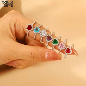 Anillos de Moda para Mujer con Gran Piedra de Circonia Cúbica, Corte Esmeralda en Forma de Corazón, Multicolores, Plateados, Ajustables y Abiertos para Fiesta - Product Image 1