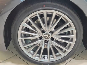 Lexus IS 2025 berline 300 T d'occasion moteur puissant très rentable - Product Image 4