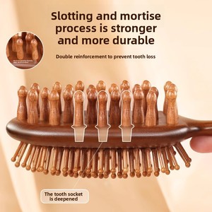 Peine de masaje de doble cara con cojín de aire y peine de madera de sándalo para el cuidado del cuero cabelludo, anticaída del cabello y salud del meridiano de la cabeza - Product Image 2