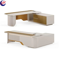 Mobilier de bureau moderne et élégant Poste de travail des employés Bureau Table d'ordinateur avec un design élégant