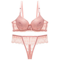 Offre Spéciale femmes dentelle soutien-gorge string ensemble sous-vêtements Sexy Lingerie culotte 2 pièces pour les filles