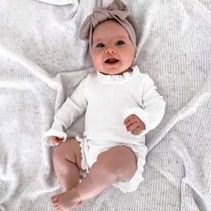 Conjuntos de Ropa para Bebé a Precio de Fábrica al por Mayor, Personalizables, Manga Corta y Pantalones, Bonitos Conjuntos de Ropa para Dormir para Recién Nacidos, Conjuntos de Ropa para Bebé Niña - Product Image 3