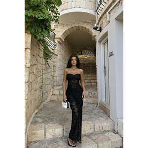 Robe en dentelle noire Ophelia pour femmes, style de fête luxueux, robe de bal empire sans bretelles, coupe A, fleurs brodées, tailles XS à XL disponibles - Product Image 4