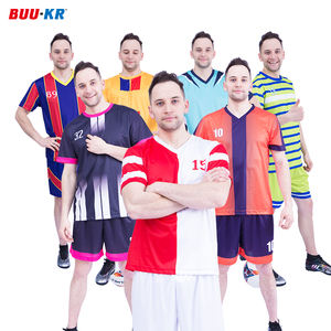 Uniforme de Fútbol Sublimado Buker 100% Poliéster, Conjunto Transpirable con Logotipo Personalizado, Camiseta y Pantalones Cortos para Hombre - Product Image 4