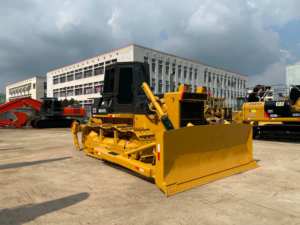 Bulldozer sur chenilles Shantui SD16TL d'occasion pour zones humides, 160 CV, faible pression au sol, également disponible en modèles SD13, SD16, SD22, SD32 - Product Image 1