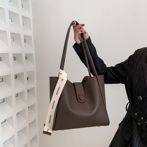 Nouveau sac à bandoulière décontracté automne-hiver, sac à main tendance pour femmes, grande capacité, sac fourre-tout pour femmes, PU résistant à l'eau, personnalisé - Product Image 6