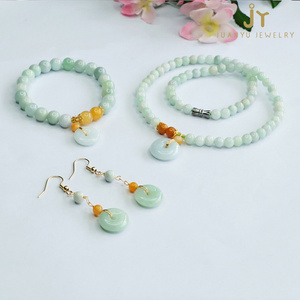 <span class=keywords><strong>Orecchini</strong></span> in Pietra Naturale Juanyu, <span class=keywords><strong>Collana</strong></span> con Perle di Giada del Myanmar Intagliate a Mano, <span class=keywords><strong>Set</strong></span> di Bracciali <span class=keywords><strong>e</strong></span> <span class=keywords><strong>Orecchini</strong></span> in Giada Verde della Birmania - Product Image 1