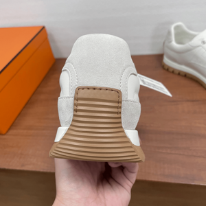 Sneakers urbaines élégantes pour hommes avec amorti tout au long de la journée, structure stable, confort de port prolongé et construction à cadre rigide - Product Image 6