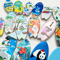 Aimant de réfrigérateur en céramique personnalisé en forme de planche de surf pour souvenirs touristiques et cadeaux promotionnels