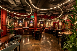 Diseño Personalizado de Bar y Cabina para Club Nocturno |   Muebles y Accesorios de Exhibición de Lujo |   Servicio Completo de Construcción e Instalación Llave en Mano - Product Image 2