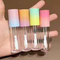 Tubes de brillant à lèvres en plastique vides d'usine de marque privée avec brosse à baguette transparente 6ml emballage en plastique de tube d'huile à lèvres de couleur dégradée