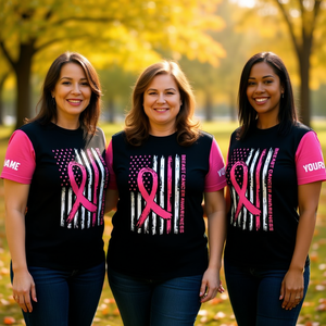 เสื้อรณรงค์รณรงค์มะเร็งเต้านมพร้อมริบบิ้นสีชมพูและธงชาติอเมริกัน เสื้อยืดพิมพ์ชื่อตามสั่งสำหรับผู้ต่อสู้และผู้หญิงที่แข็งแกร่ง เป็นของขวัญ - Product Image 3