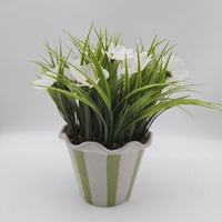 Petite fleur blanche en pot inspirée du design Pot de fleur réaliste Article de décoration en plastique moderne Plante en pot