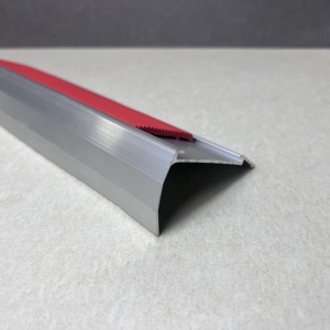 Profilé antidérapant en aluminium pour escaliers, <span class=keywords><strong>prix</strong></span> compétitif, vente en gros directe usine pour les acheteurs mondiaux de matériaux de construction - Product Image 1