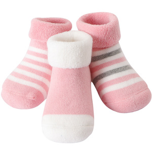Ha lavorato <span class=keywords><strong>a</strong></span> <span class=keywords><strong>maglia</strong></span> Capretti Calzini Calzini di Cotone di Inverno Semplice Motivo <span class=keywords><strong>a</strong></span> Strisce Non-slip <span class=keywords><strong>Neonato</strong></span> del Ragazzo Del Bambino Del Bambino Calza Scarpe - Product Image 3