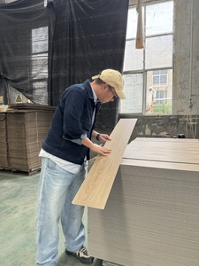 Suelo Vinílico SPC de Alta Calidad <span class=keywords><strong>y</strong></span> Precio Competitivo, Alternativa al Madera, Muestra Gratis - Product Image 1