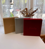 Vente en gros Grande boîte en papier doré avec insert en velours pour colliers de perles Emballage de présentation de bijoux de luxe en carton avec logo personnalisé