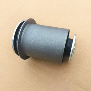 Buje de goma de suspensión Hilux 48655-0K040 para montaje del brazo de control inferior para Toyota FAW JP - Product Image 2