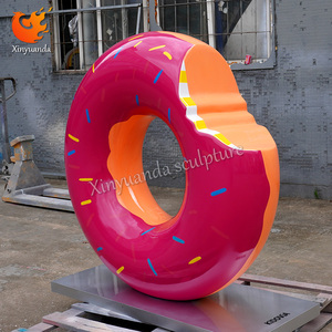 FRP Sơn Kẹo Phong Cách Donut Điêu Khắc Đấm Màu Đỏ Sàn Đồ Trang Trí Cho Trung Tâm Mua Sắm/Bánh Cửa Hàng Phim Hoạt Hình Sợi Thủy Tinh Cửa Đầu Net - Product Image 3