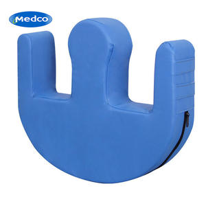 Alfombrilla Giratoria en Forma de U Medco de 45x40cm, Posicionador Ergonómico para Piernas, Cuidado en el Hogar - Product Image 1
