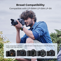 مجموعة K&F Concept المناسبة لكاميرا كانون EOS R5 Mark II، تتضمن بطاريتين قابلتين لإعادة الشحن بسعة 2400 مللي أمبير في الساعة طراز LP-E6P وشاحن USB ثنائي المنفذ