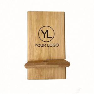 Soporte para Teléfono Móvil de Bambú Desmontable con Logotipo Personalizado, Ecológico y Promocional, con Orificio de Carga - Product Image 3