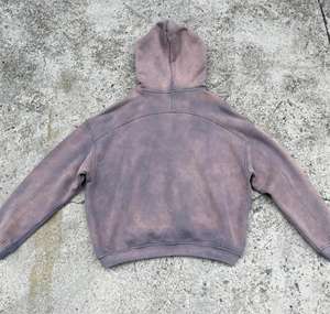 Sudadera con capucha oversize vintage de primavera, teñida, lavada, descolorida por el sol, con pedrería y estampado por transferencia térmica, del fabricante Bleached Garment - Product Image 2