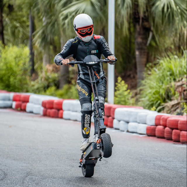 New Lithium Battery Foldable Rated Power 2000w Kukirin G4 Electric Scooter With App Control