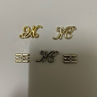 Plaques métalliques personnalisées en lettres polies écologiques, bande de strass en métal pour la décoration de vêtements, chaussures et sacs à main
