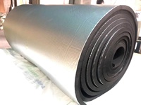 Rouleau de feuillard isolant en mousse de caoutchouc noir flexible avec adhésif/feuillard isolant en mousse de caoutchouc ignifuge avec feuille d'aluminium