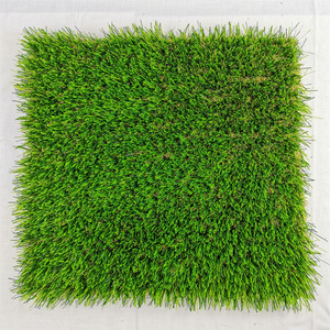 Alfombra de césped artificial para interiores y exteriores, alfombra de césped falso con orificios de drenaje para jardín, césped, paisaje, balcón, decoración del hogar - Product Image 1