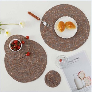 Manteles individuales de comedor tejidos nórdicos: esteras aislantes térmicas de hilo de algodón estilo INS para uso doméstico creativo y personalizado - Product Image 4