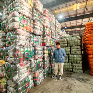 Nhà Máy Ban Đầu Bán Buôn Mùa Thu Phụ Nữ Thời Trang Hàn Quốc Phong Cách Crop <span class=keywords><strong>Top</strong></span> Dệt Kim Áo Len Hỗn Hợp Mã Biểu Tượng Bale Của Sử Dụng Quần Áo - Product Image 4