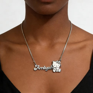 Collana con Ciondolo Personalizzato a Forma di Cartone Animato per Donne e Ragazze, Collane con Iniziali Incise in Acciaio Inossidabile Placcato Oro - Product Image 3