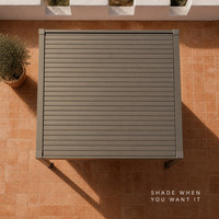 Pergola bioclimatique en aluminium avec toit à lames orientables, télécommande, système de jardinage étanche, ombrage pour terrasse arrière-cour