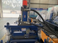 Machine de formage de profilés en C et en Z entièrement automatique à haute productivité, à commande PLC, à entraînement moteur, avec rouleaux de 260 mm de diamètre