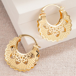Orecchini a polsino floreali cavi da donna, eleganti gioielli alla moda con design a fiore in stile bohémien - Product Image 2