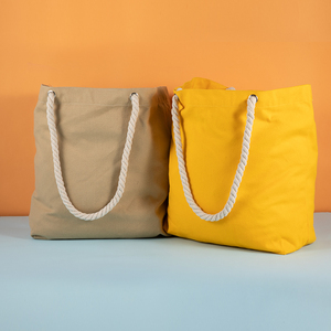 Borsa shopper personalizzata OEM in tela di cotone riciclata con manici in corda, ideale per la spesa, la spiaggia e il supermercato. - Product Image 4
