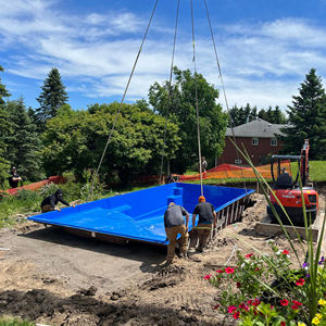 ชุดสระว่ายน้ำแบบตั้งพื้นทรงสี่เหลี่ยมผืนผ้า ยี่ห้อใหม่เอี่ยม พร้อมปั๊มน้ำด้านล่าง  ประกอบสำเร็จ  ดูแลรักษาง่าย  วัสดุไฟเบอร์กลาส  แบบไร้ขอบ - Product Image 1