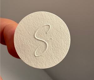 Etiquetas Personalizadas con Relieve 3D, Impresión de Logotipos en Papel Texturizado Premium con Acabado en Relieve Profundo, Etiquetas de Embalaje OEM - Product Image 3