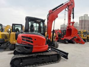 Mini-excavatrice compacte d'occasion Kubota KX163 pour travaux d'aménagement paysager et municipaux - Product Image 1