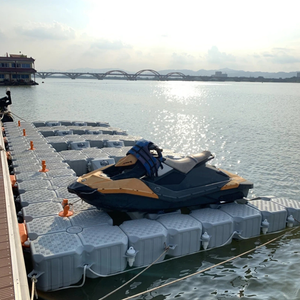 Ponton flottant modulaire en plastique pour jet-ski avec cubes à roulettes et treuil - Product Image 5