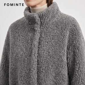 Veste <span class=keywords><strong>en</strong></span> fausse <span class=keywords><strong>fourrure</strong></span> bouclée pour femme, texture duveteuse Teddy, <span class=keywords><strong>col</strong></span> montant, manteau <span class=keywords><strong>en</strong></span> peluche avec fermeture boutonnée et poches, vêtement d'extérieur tendance pour l'hiver - Product Image 4