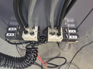 Machine à découper les coins de portes et fenêtres en aluminium Hisena avec composants de moteur à roulement 2,2 kW 380 V, facile à utiliser - Product Image 6