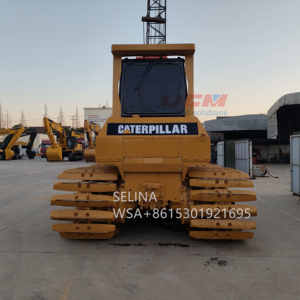Bulldozer Caterpillar usado de Japón CATD5K D8K D6G a la venta Horas DE TRABAJO bajas enfocadas en el componente del motor central - Product Image 4