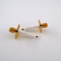 Antena con 4 Orificios, Conector Coaxial RF SMA Hembra de 12.7mm con Brida Cuadrada, Aislante Extendido de 20mm y Pin de 3mm